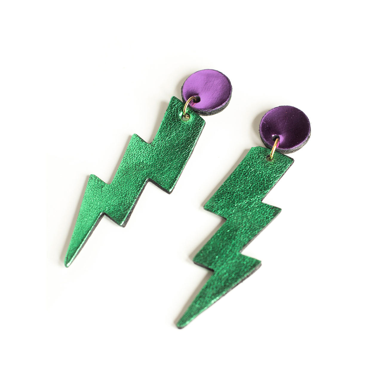 Boucles d'oreilles puces éclairs en cuir vert métallisé et violet