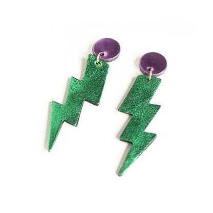 Boucles d'oreilles puces éclairs en cuir vert métallisé et violet