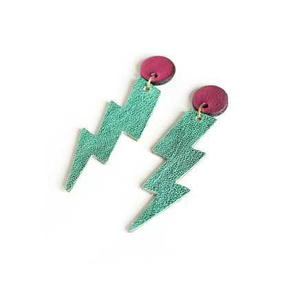 Boucles d'oreilles puces éclairs en cuir turquoise métallisé et framboise