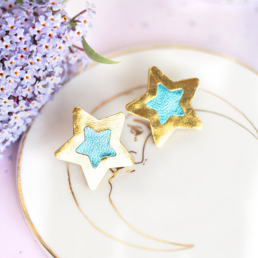 Boucles d'oreilles puces Étoiles - cuir doré et bleu