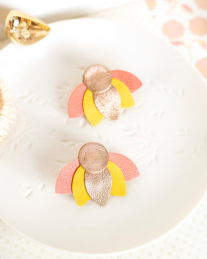 Boucles d'oreilles puces Grandes Fleurs de Lotus - or rose, jaune, rose incarnat