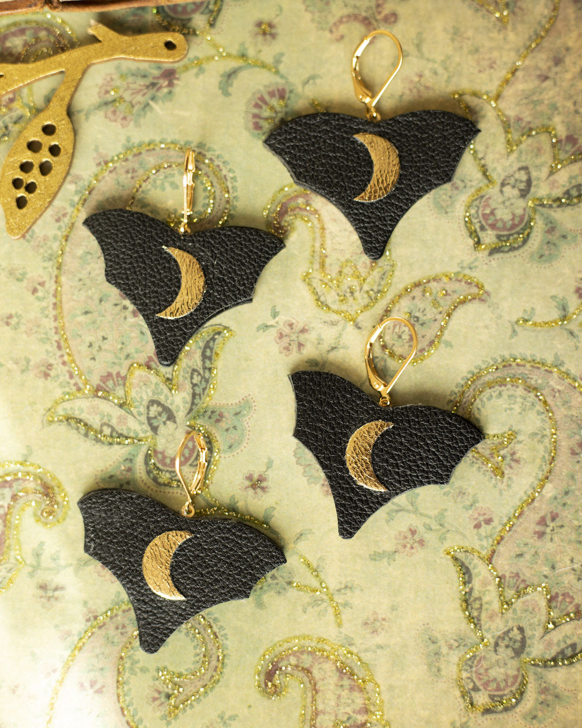 Boucles d'oreilles Chauve-Souris en cuir noir et croissants de Lune