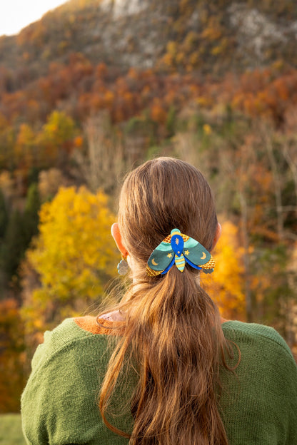 Précommande : pince à cheveux papillon en cuir