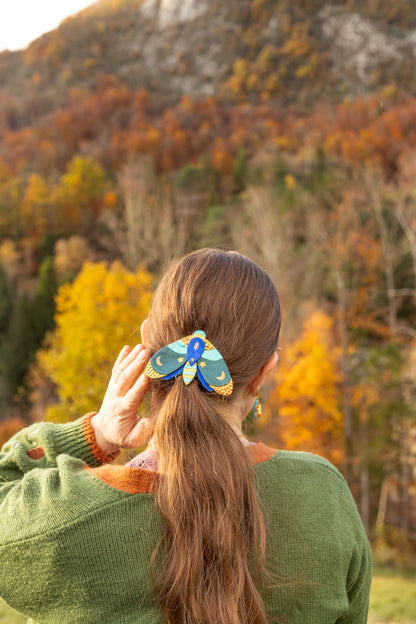 Précommande : pince à cheveux papillon en cuir