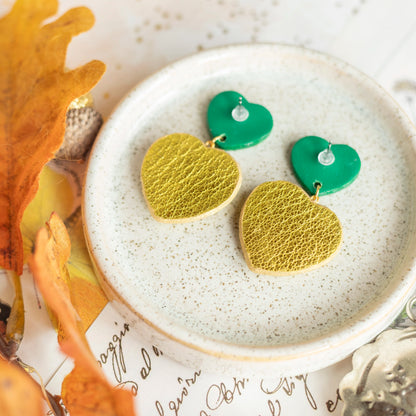 Boucles d'oreilles Coeurs Ex Voto cuirs métallisés vert et chartreuse
