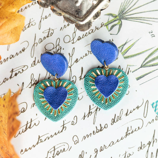 Boucles d'oreilles Coeurs Ex Voto cuirs métallisés bleu outremer et turquoise