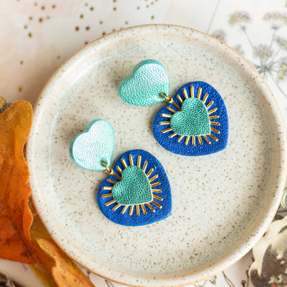 Boucles d'oreilles Coeurs Ex Voto cuirs métallisés turquoise et outremer
