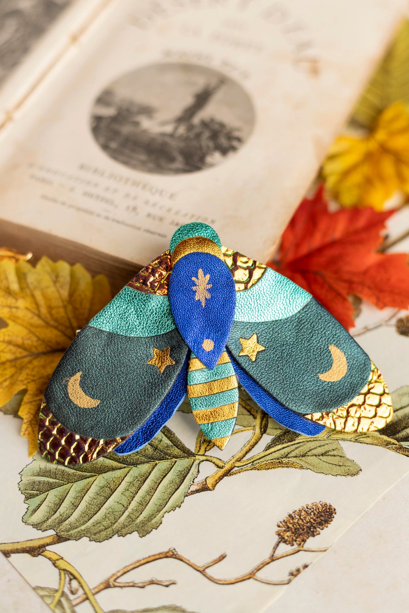 Précommande : pince à cheveux papillon en cuir