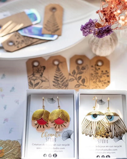 Boucles d'oreilles fleurs de cerisier chartreuse, rose clair, opaline