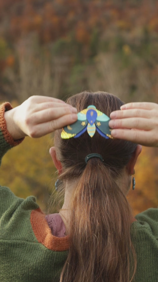 Précommande : pince à cheveux papillon en cuir