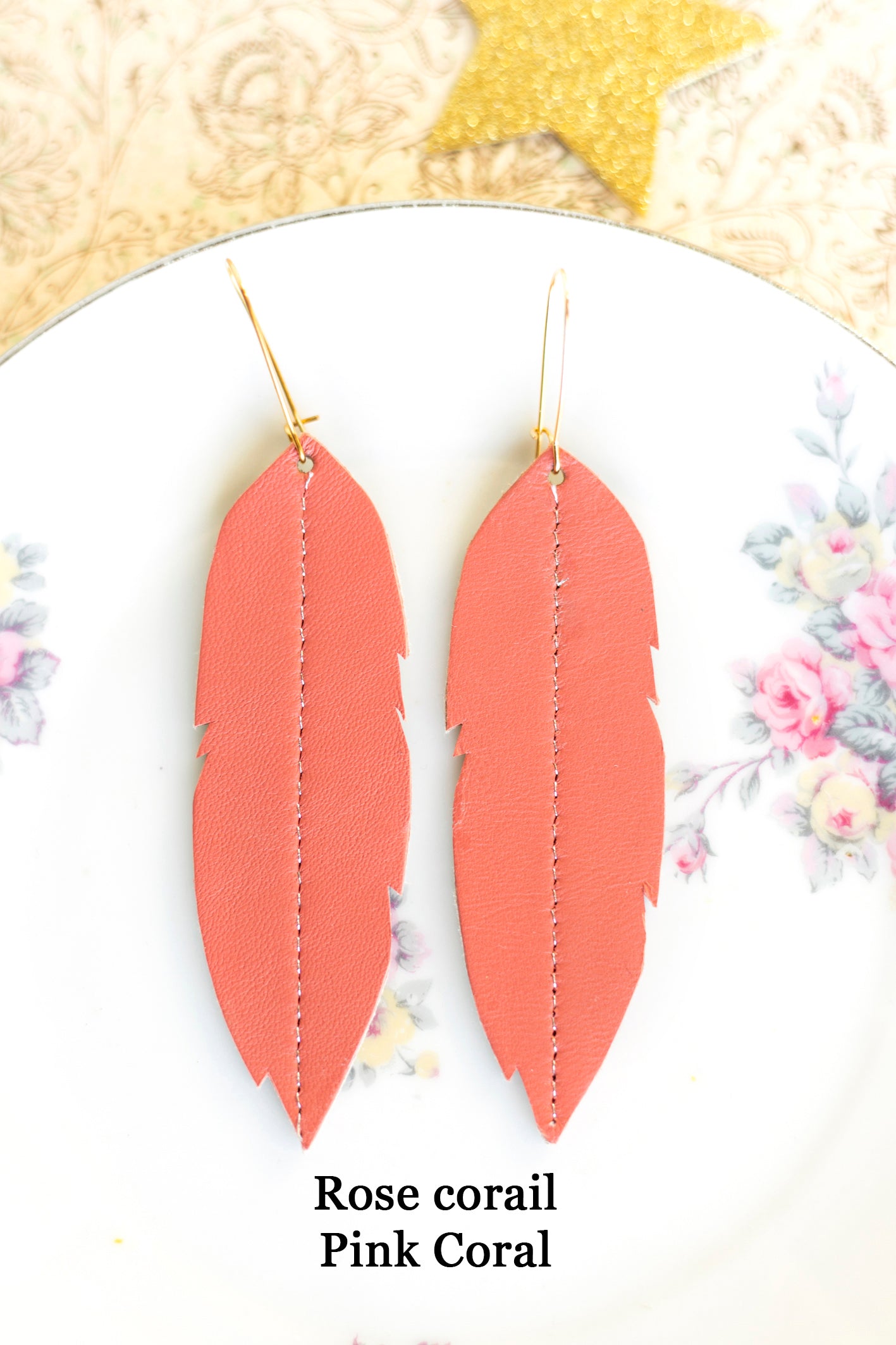 Longues boucles d'oreilles plumes en cuir : couleur au choix