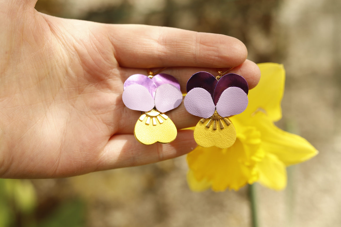 Stiefmütterchen-Ohrringe – lila und gelb