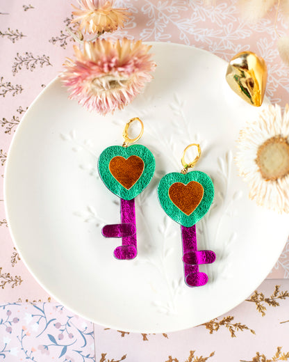 Boucles d'oreilles Clefs de l'Amour vert et fuchsia