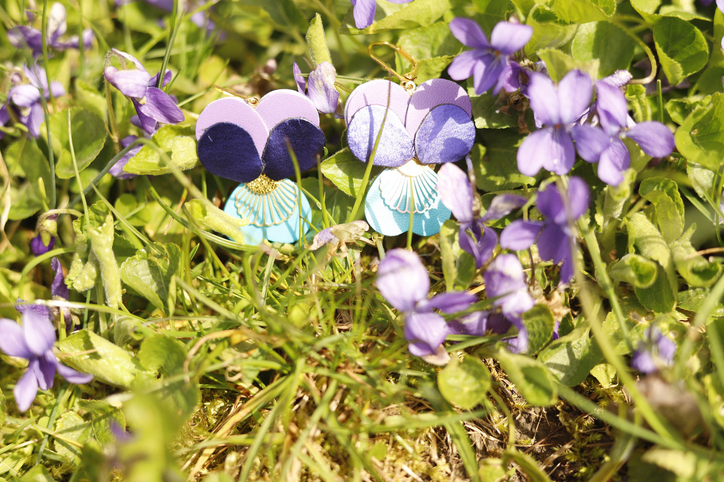 Boucles d’oreilles Pensées - bleu, mauve et violet métallisé