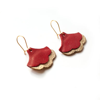 Boucles d'oreilles Ginkgo Biloba cuir rouge foncé et doré