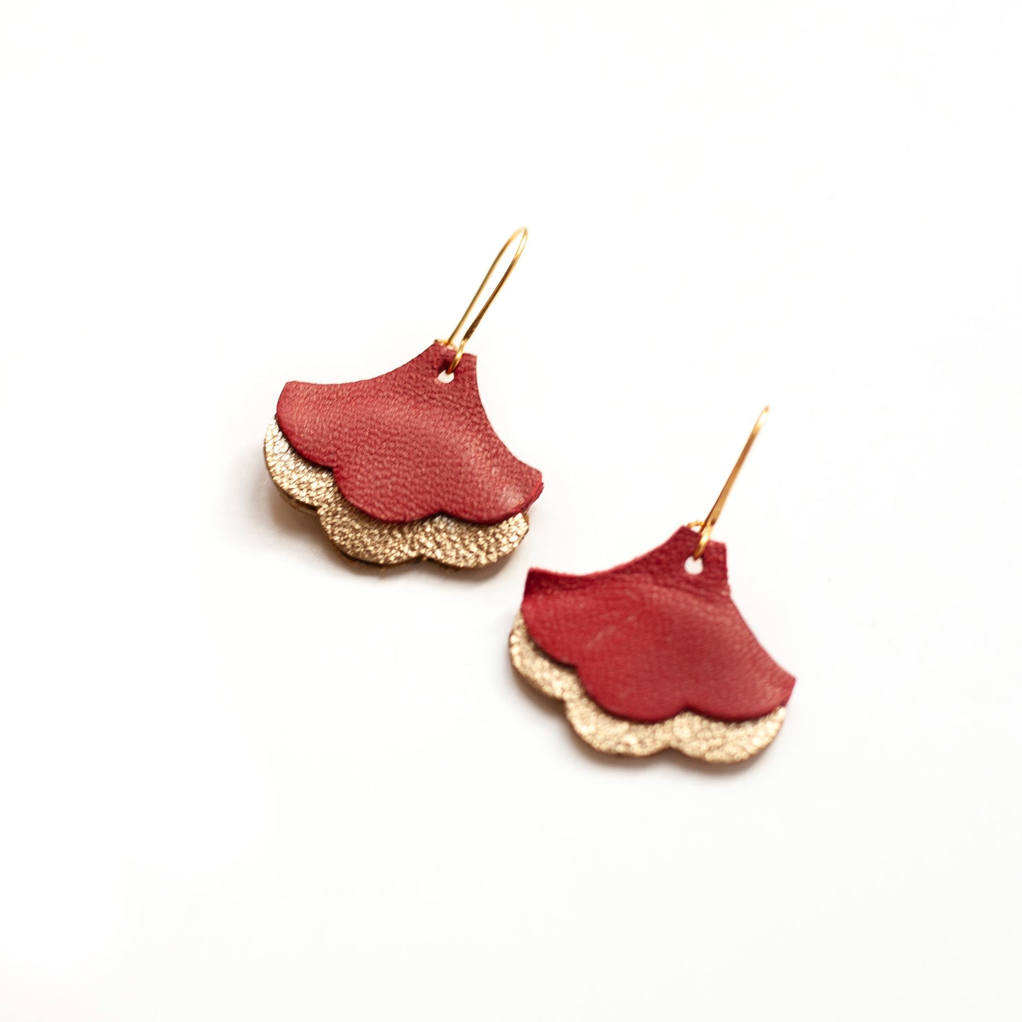 Ginkgo Biloba earrings in dark red and gold leather