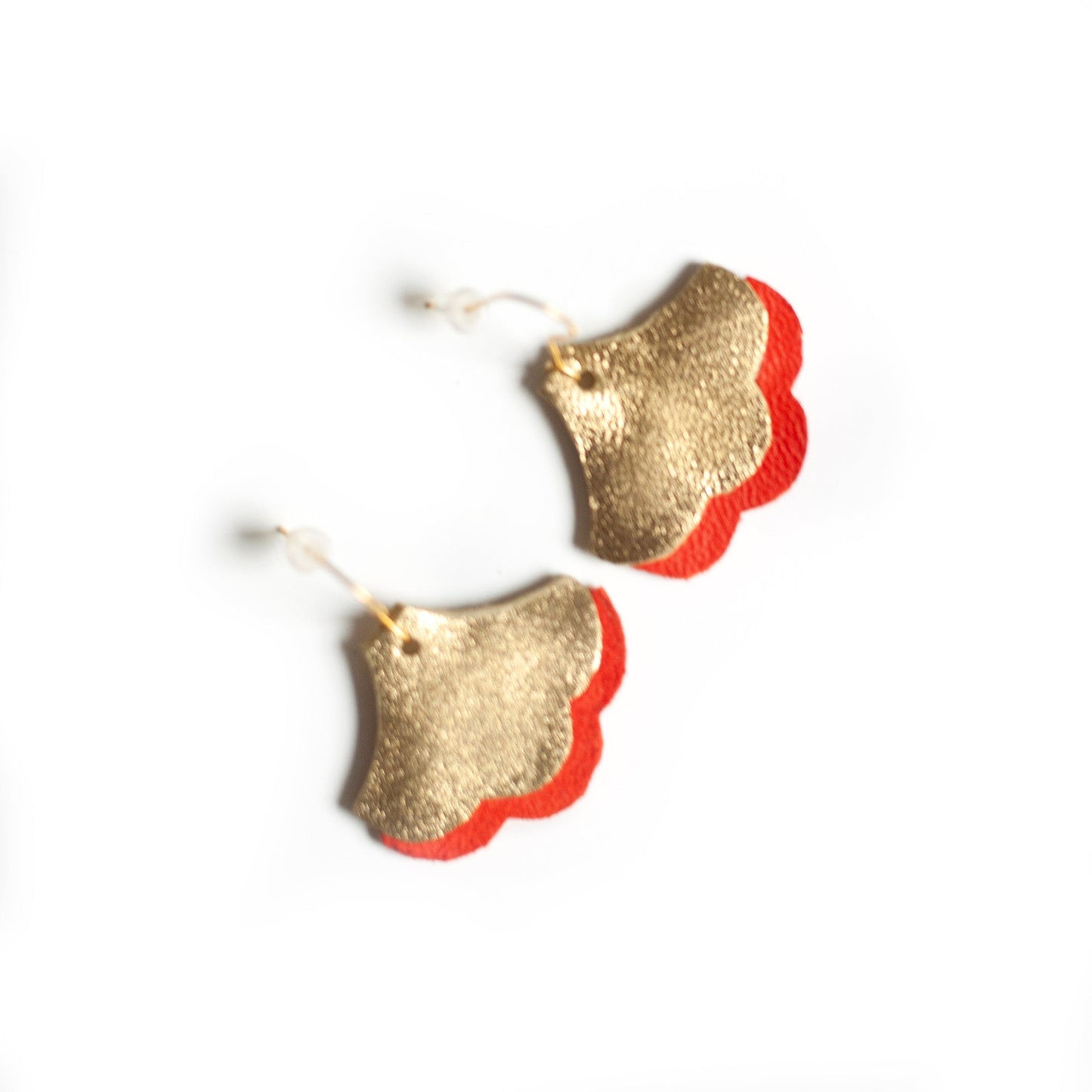 Boucles d'oreilles Ginkgo Biloba en cuir rouge et doré