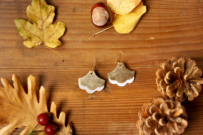 Boucles d'oreilles Ginkgo Biloba en cuir doré et rose clair