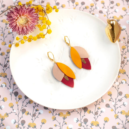 Boucles d’oreilles fleurs en cuir orange rouge et rose