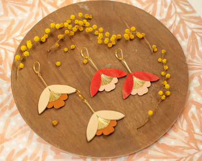 Boucles d'oreilles Fleur de Ginkgo cuir rouge et rose doré