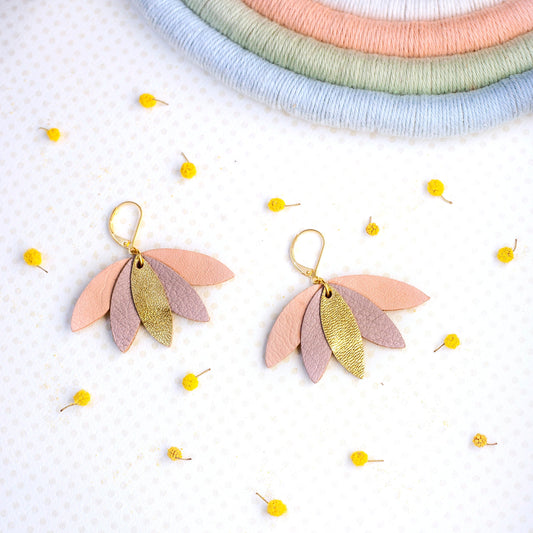 Palmier earrings in pink and gold leather