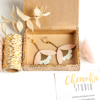 Boucles d'oreilles Fleur de Ginkgo cuir blanc et rose chair