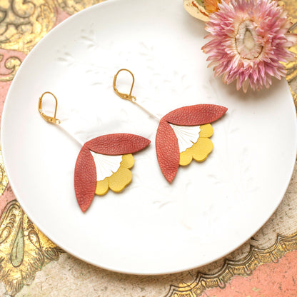 Boucles d'oreilles Fleur de Ginkgo en cuir terracotta et jaune