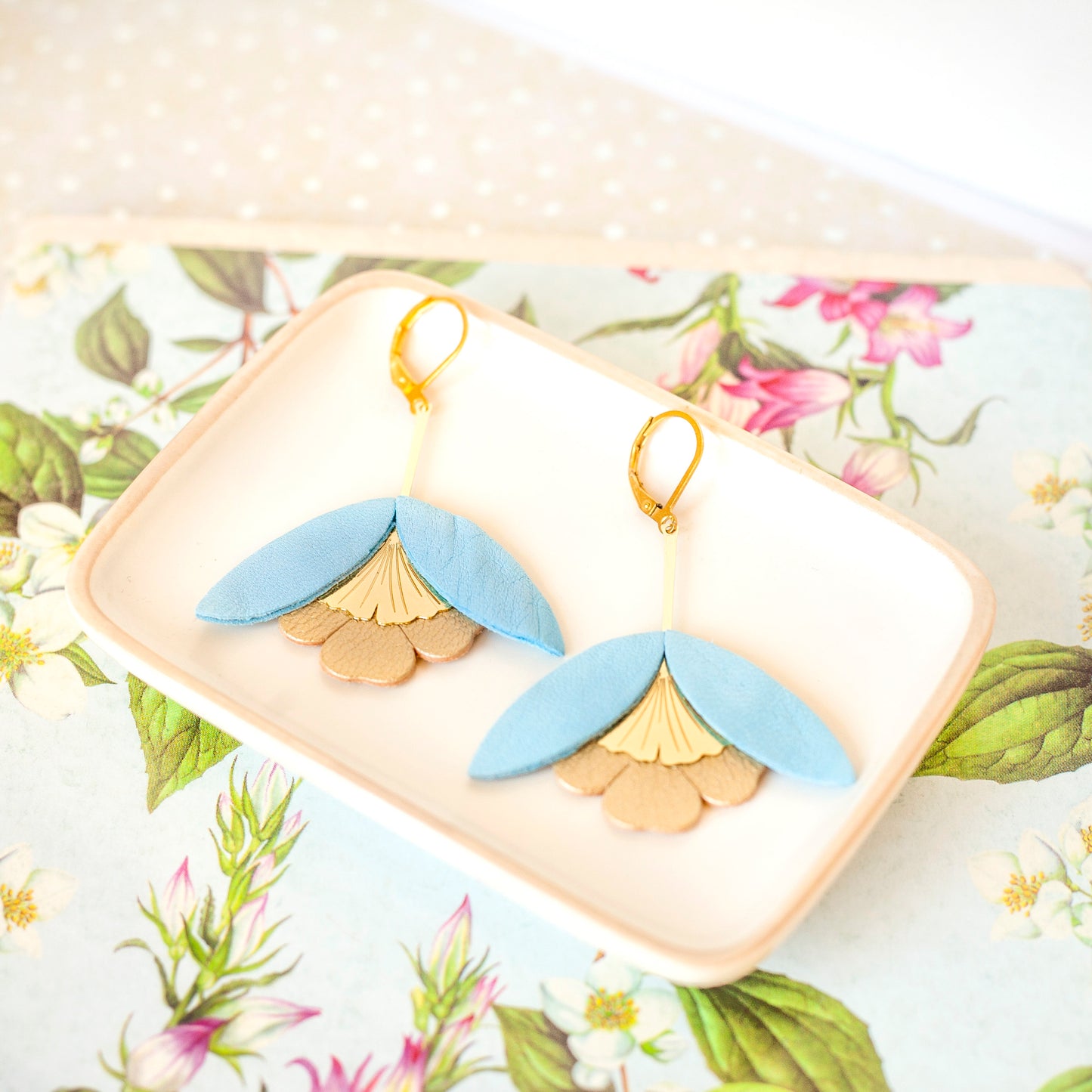 Ginkgo Flower earrings in cyan blue leather and matte gold