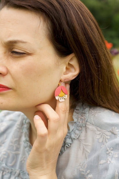 Boucles d'oreilles fleurs de cerisier en cuir rouge jaune ocre rose clair