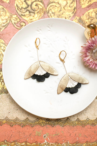 Boucles d'oreilles Fleur de Ginkgo doré et noir en cuir