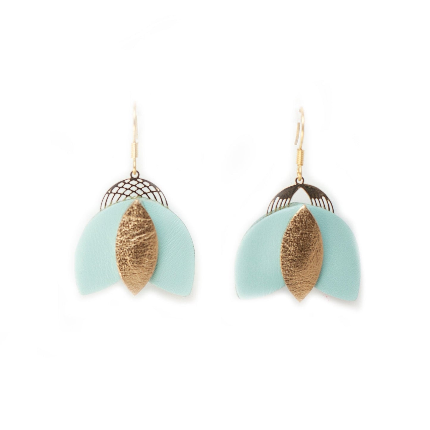 Cigales earrings in mint green and gold leather