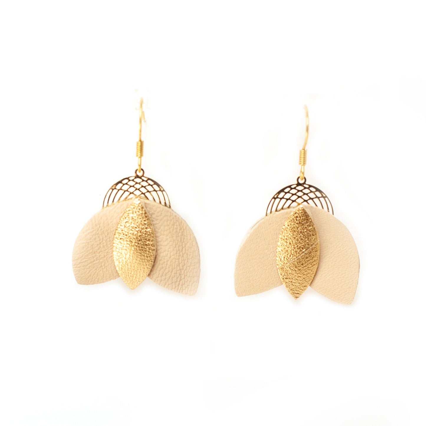 Cigale earrings in beige and gold leather