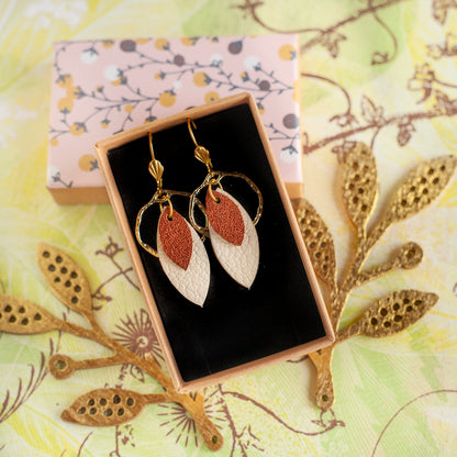 Boucles d'oreilles créoles cuir marron et doré