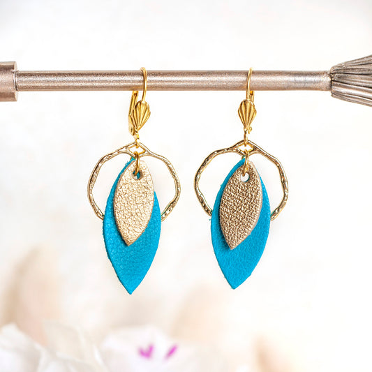 Boucles d'oreilles créoles en cuir bleu azur et doré